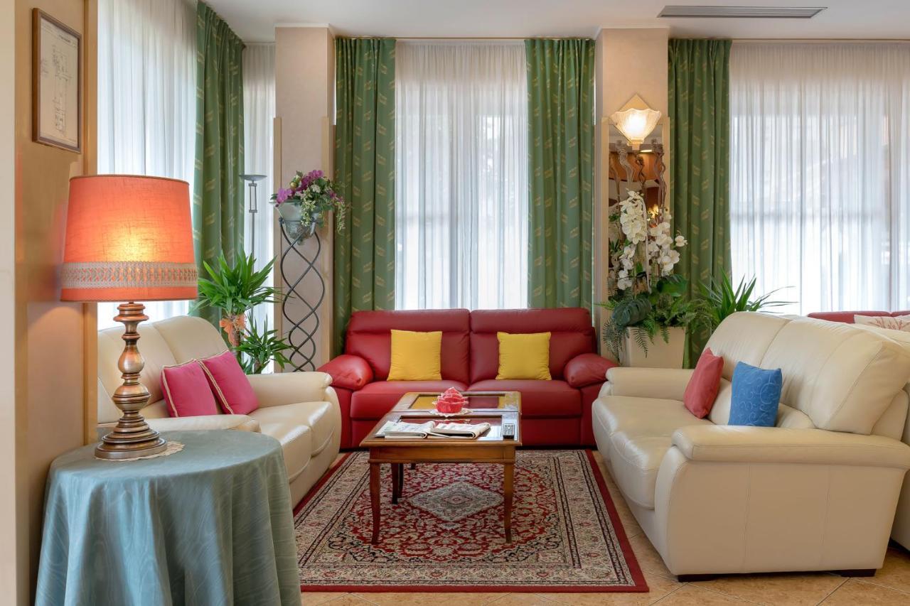 Hotel Apollo Римини Экстерьер фото