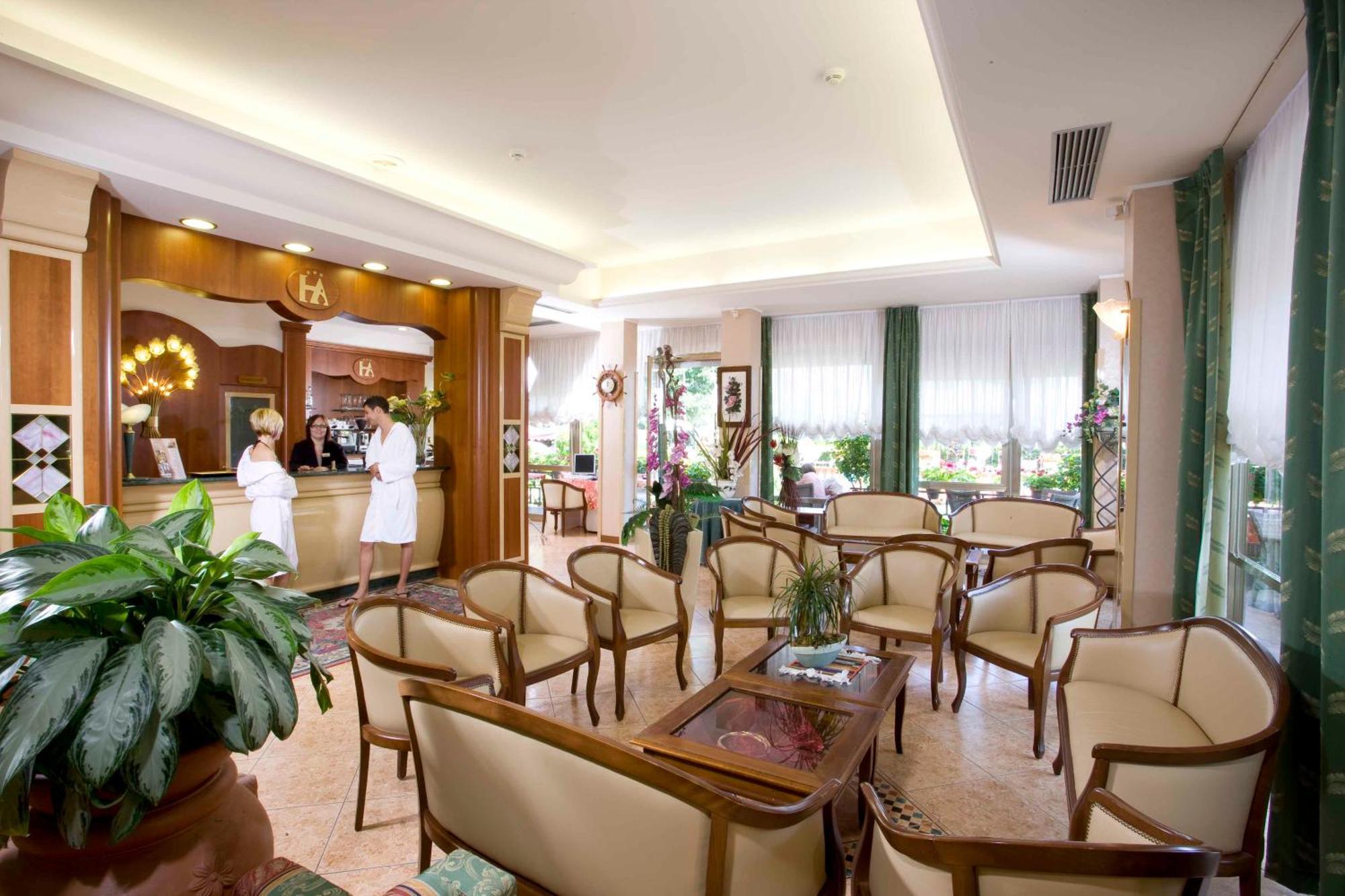 Hotel Apollo Римини Экстерьер фото