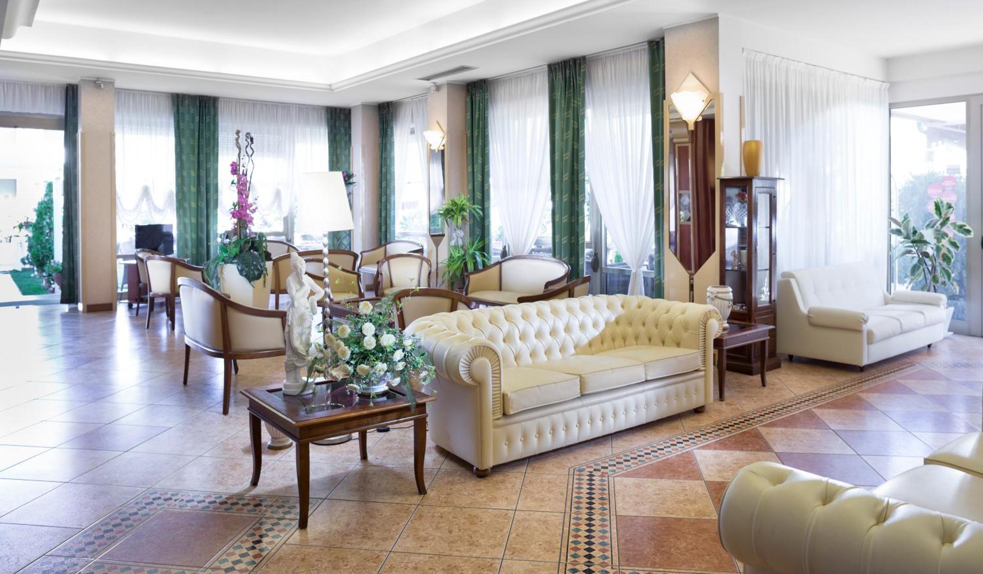 Hotel Apollo Римини Экстерьер фото