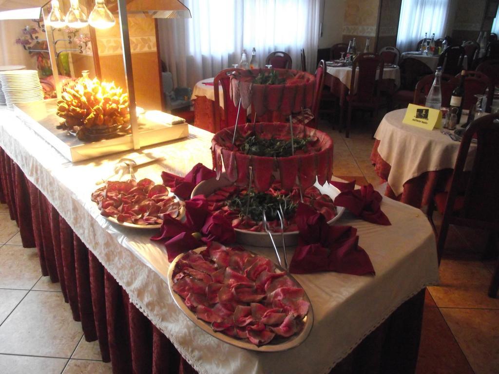 Hotel Apollo Римини Экстерьер фото