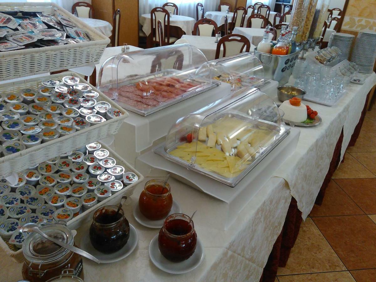 Hotel Apollo Римини Экстерьер фото